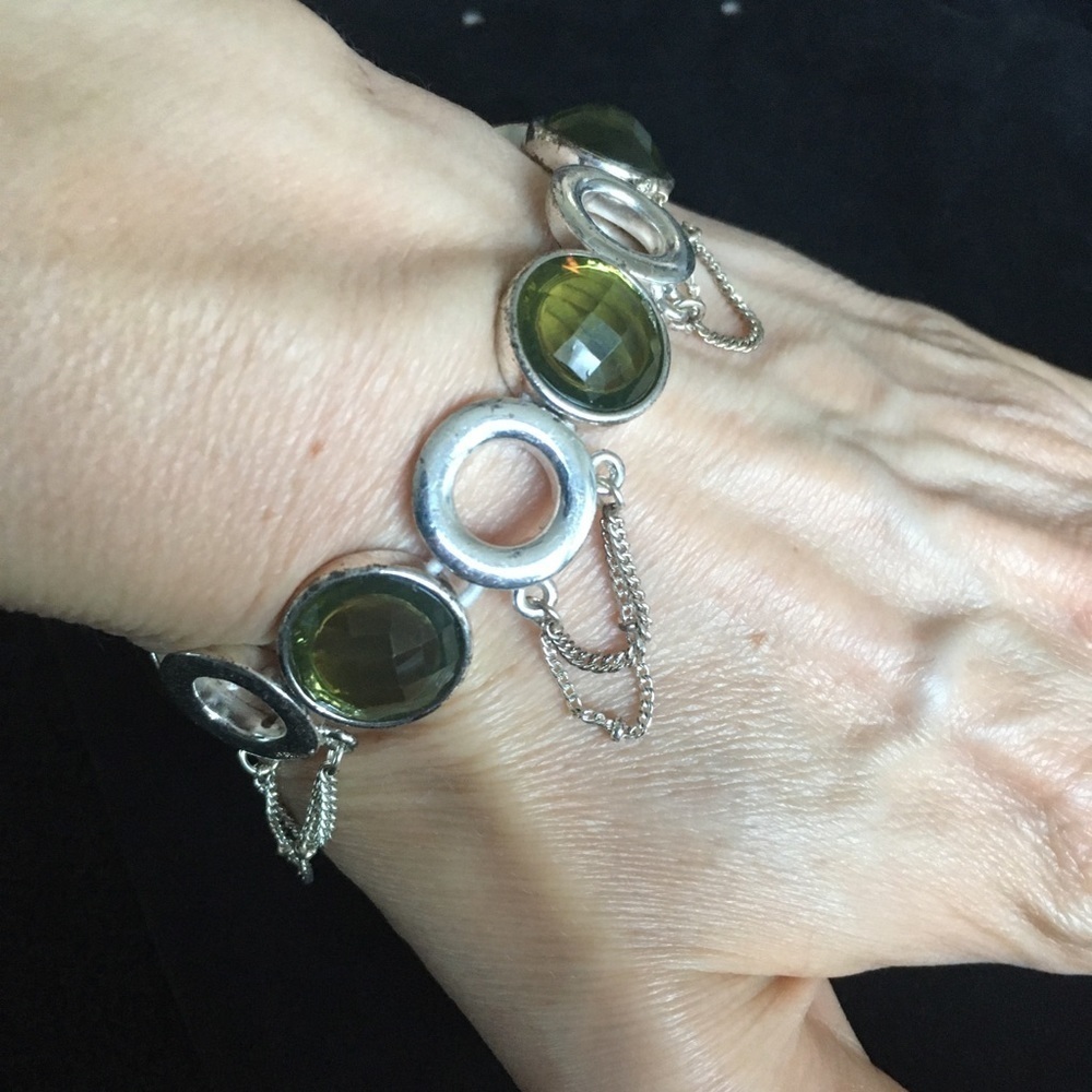 VINTAGE Green Stone Silver Tone Stretch Bracelet